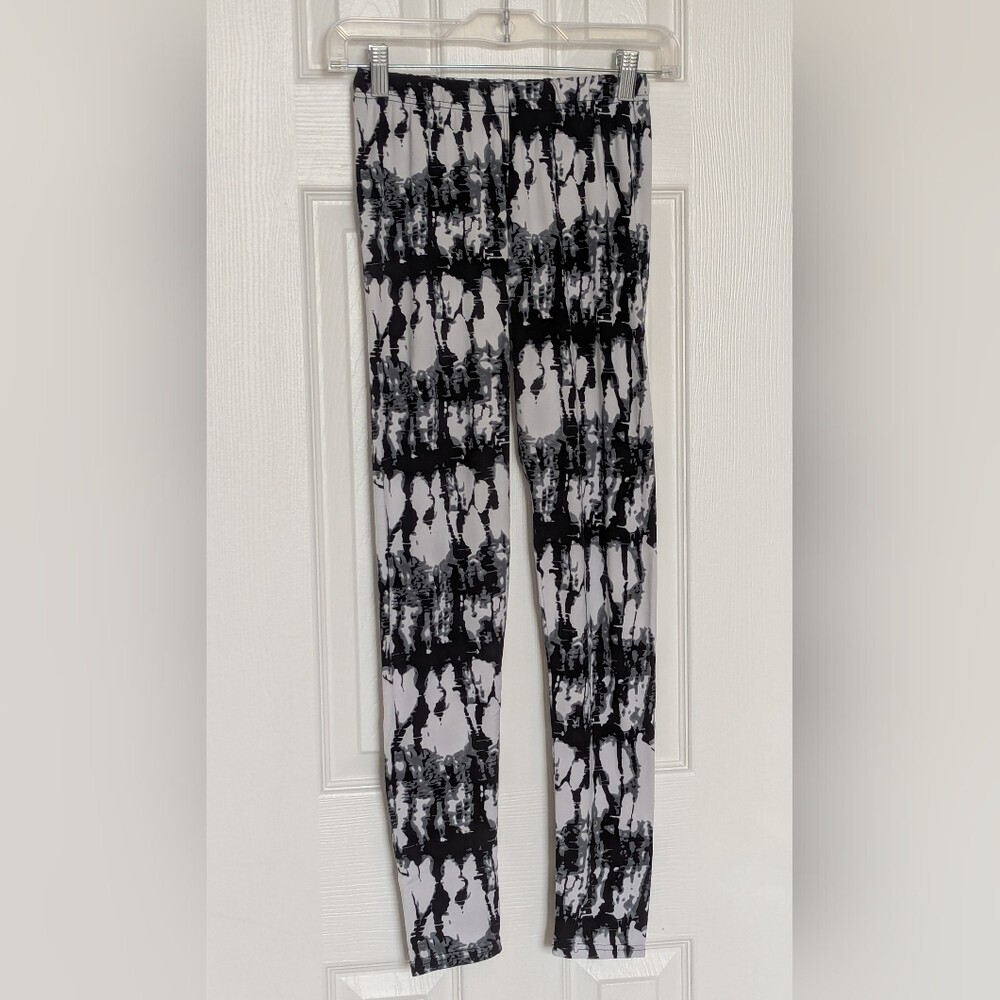 Shosho Women's Black, White & Gray Tie-dye Patterned Leggings